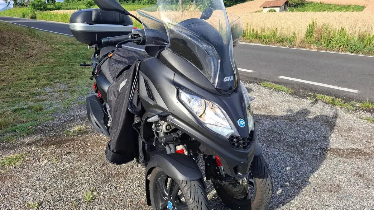 Piaggio MP3 300 Sport ABS Hpe (2021 - 24)  (2)