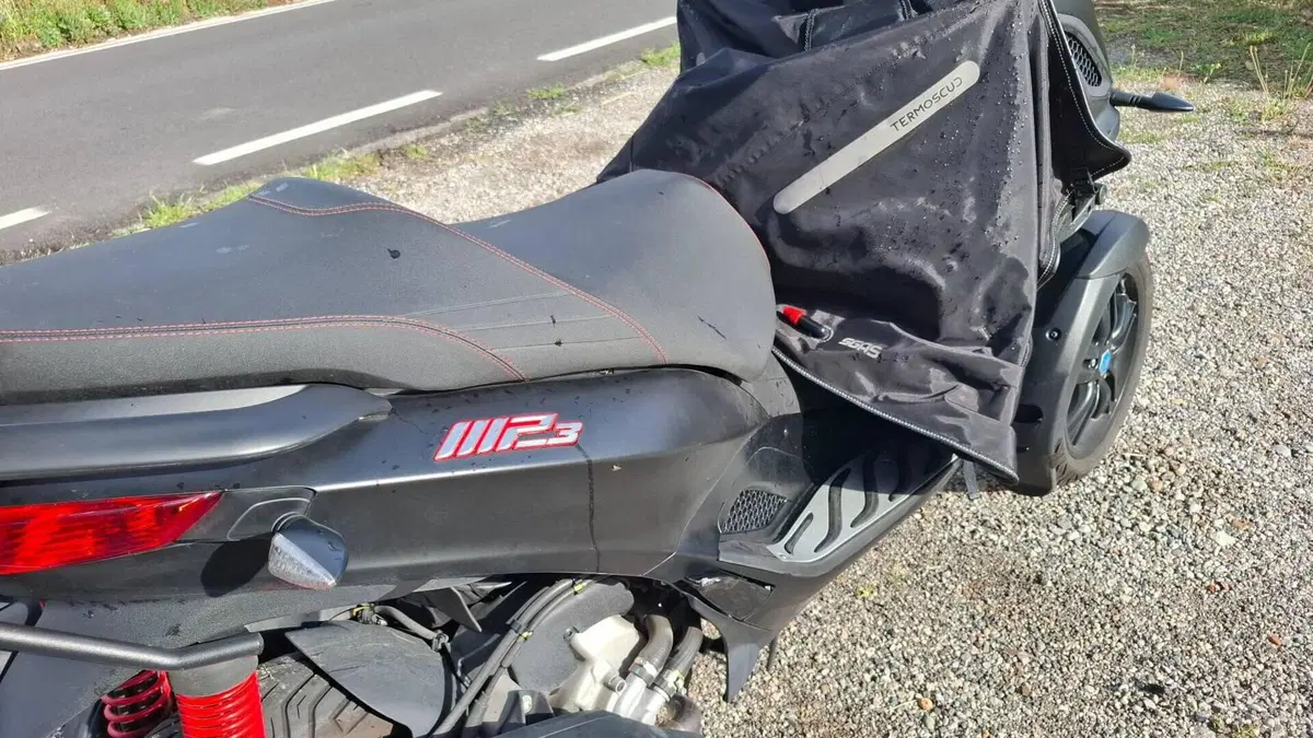 Piaggio MP3 300 Sport ABS Hpe (2021 - 24)  (8)