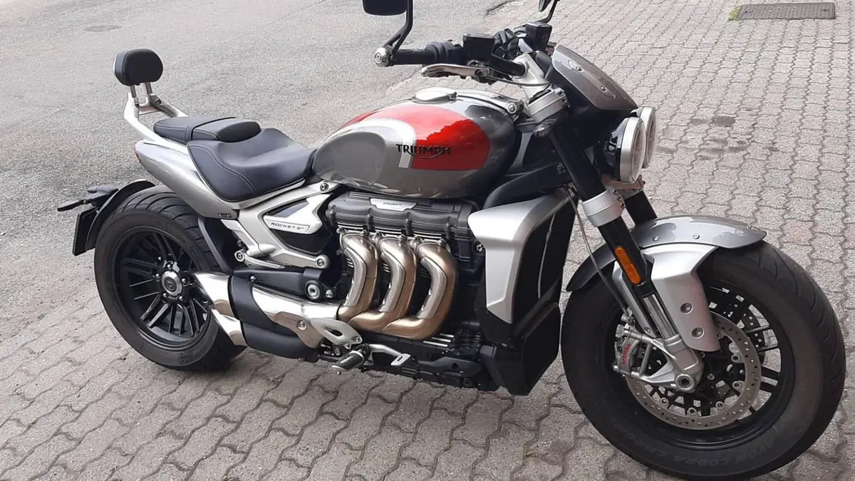Triumph Rocket 3 R (2021 - 24)  (2)