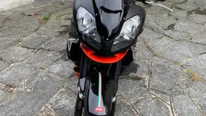 Aprilia Tuono 1000 R (2006 - 10)  (6)