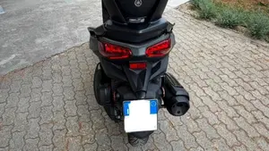Yamaha X-Max 300 (2025 - 26)  (2)
