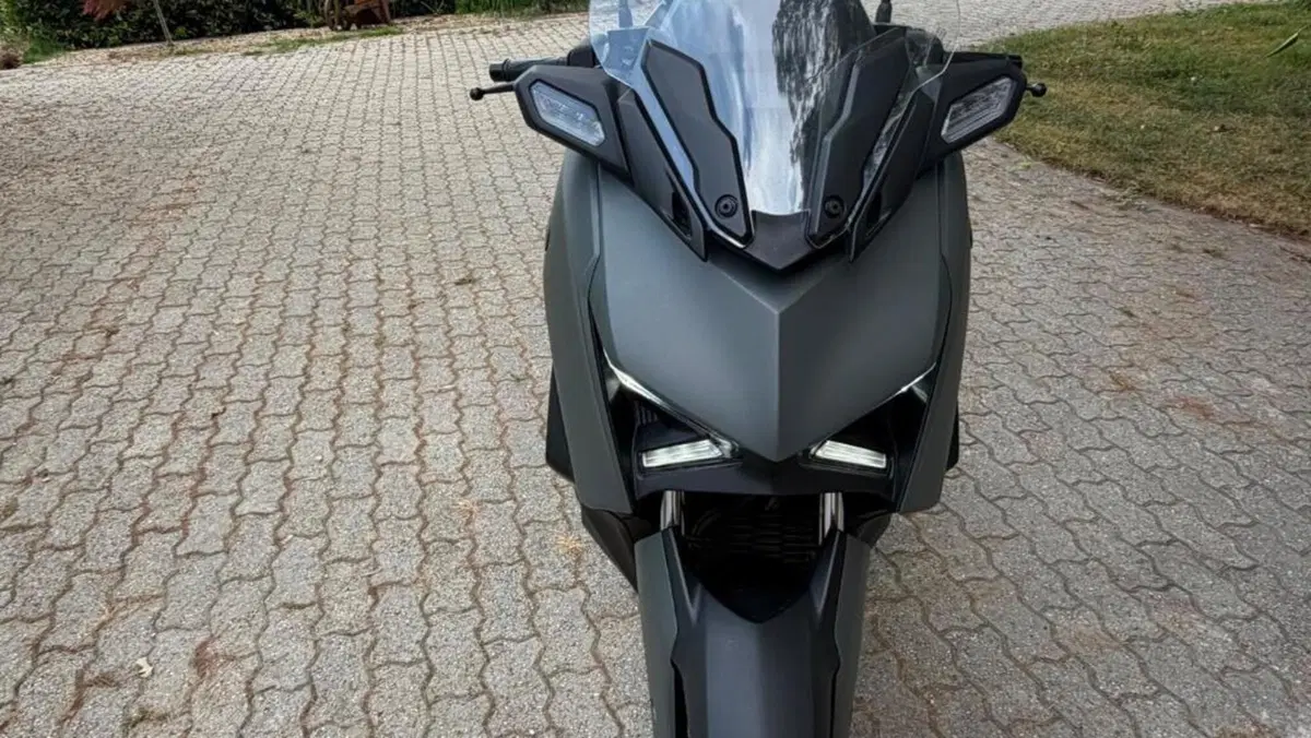 Yamaha X-Max 300 (2025 - 26)  (3)