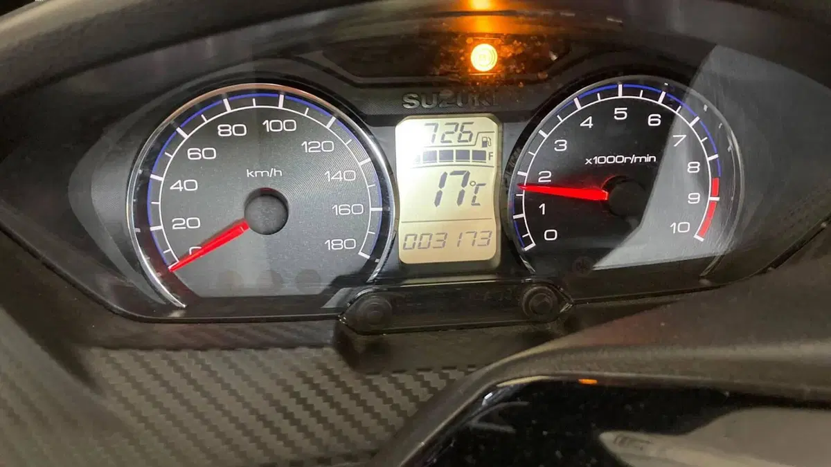 Suzuki Burgman AN 400 (2017 - 20)  (4)
