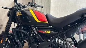 Royal Enfield Guerrilla 450 (2024 - 26)  (2)