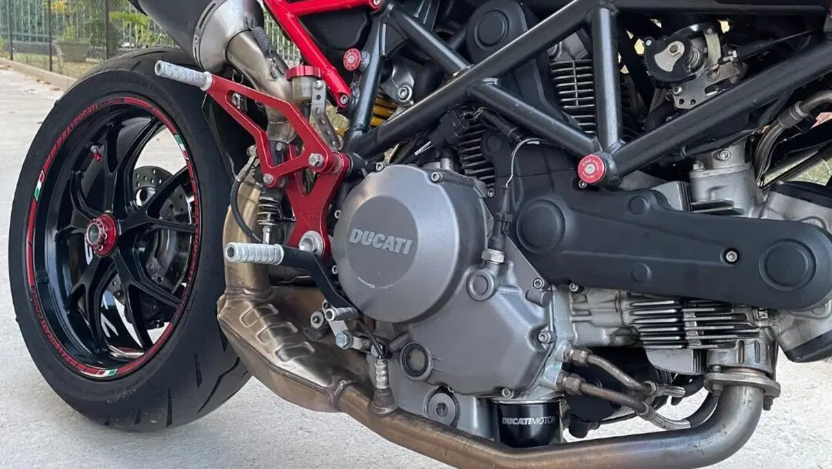 Ducati Hypermotard 796 (2012)  (3)