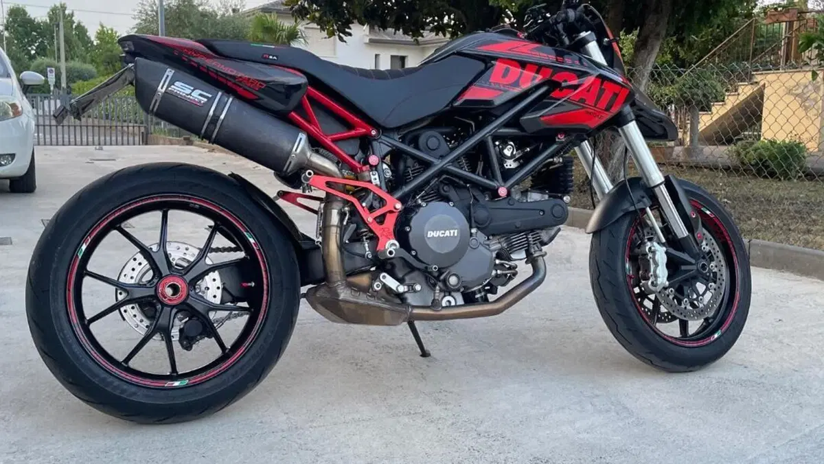Ducati Hypermotard 796 (2012)  (4)
