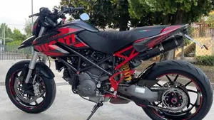 Ducati Hypermotard 796 (2012)  (7)