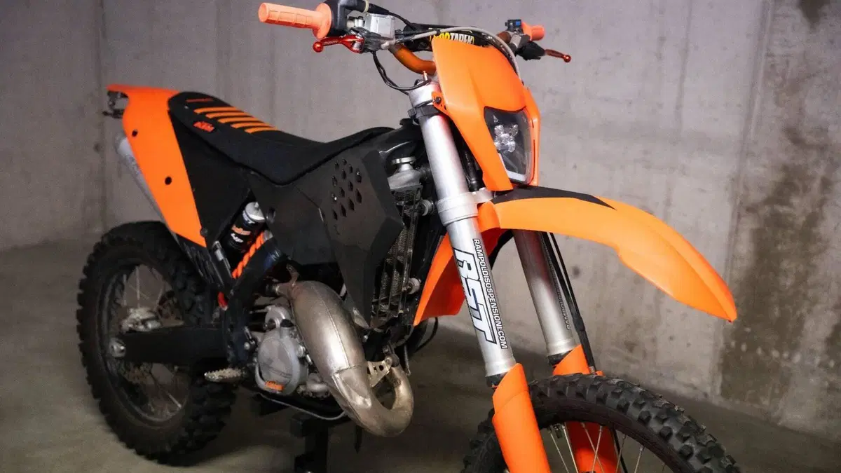 KTM 125 EXC (2009)  (6)