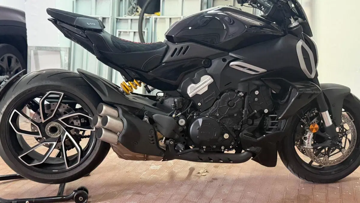 Ducati Diavel V4 (2023 - 26)  (12)