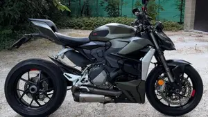 Ducati Streetfighter V2 955 Green (2022 - 23)  (6)