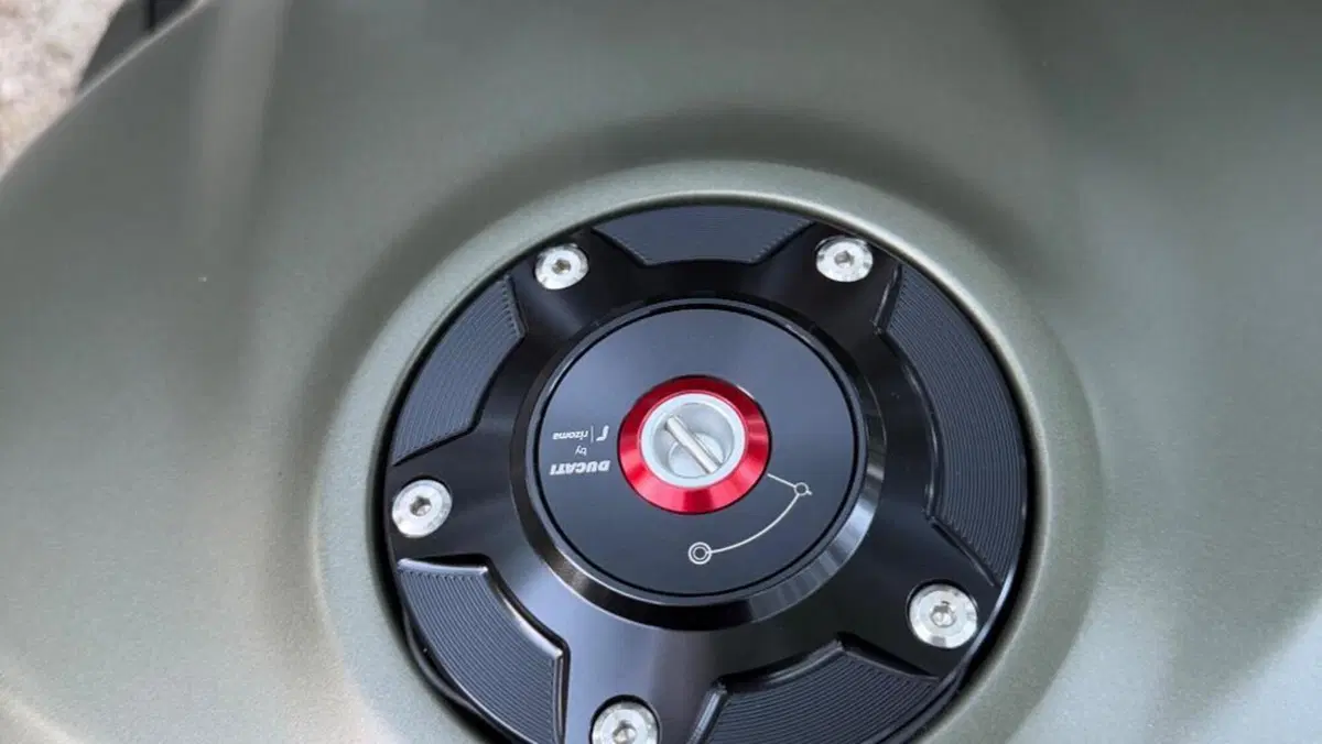 Ducati Streetfighter V2 955 Green (2022 - 23)  (8)