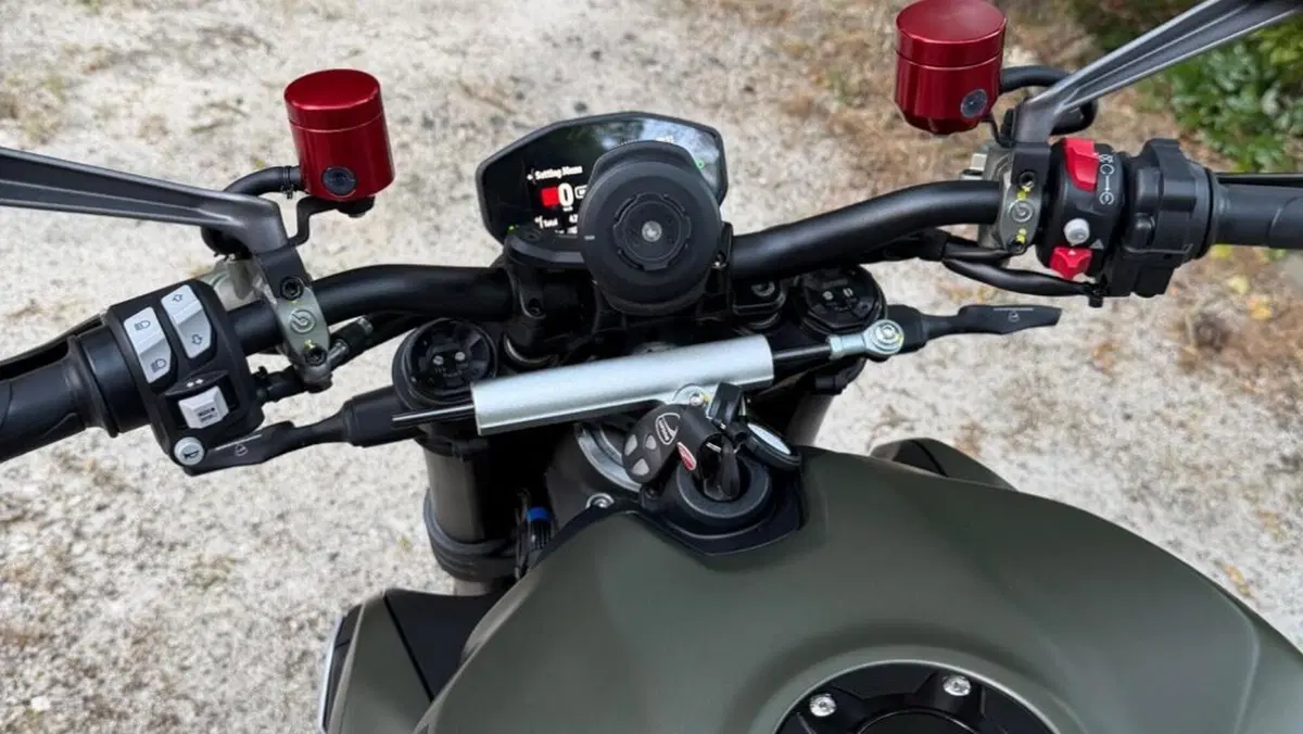 Ducati Streetfighter V2 955 Green (2022 - 23)  (9)