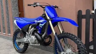 Yamaha YZ 250 (2025) usata