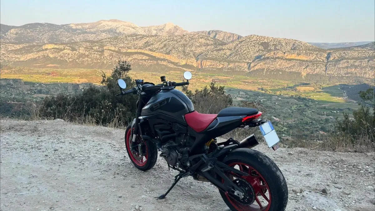 Ducati Monster 937 + (2021 - 25)  (3)