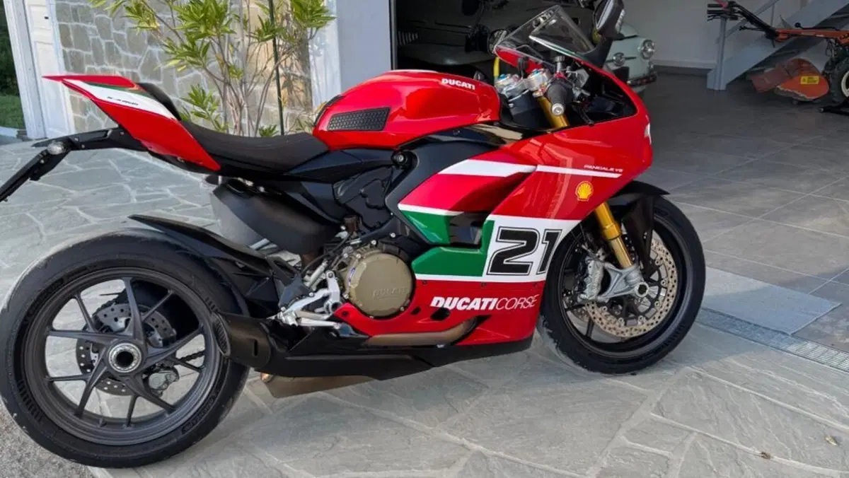 Ducati Panigale V2 Bayliss 1st Championship 20th Anniversary (2021 - 24) 
