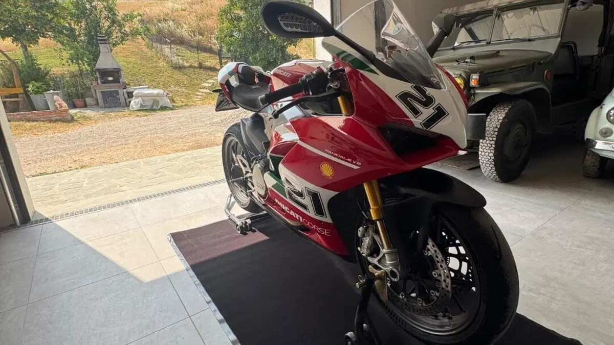 Ducati Panigale V2 Bayliss 1st Championship 20th Anniversary (2021 - 24)  (3)