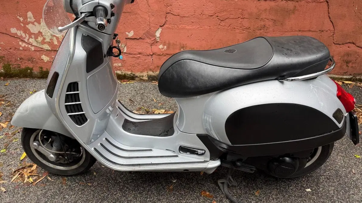 Vespa GTS 250 i.e.  (4)
