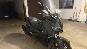 Yamaha X-Max 400 Iron Max (2019 - 20)  (4)