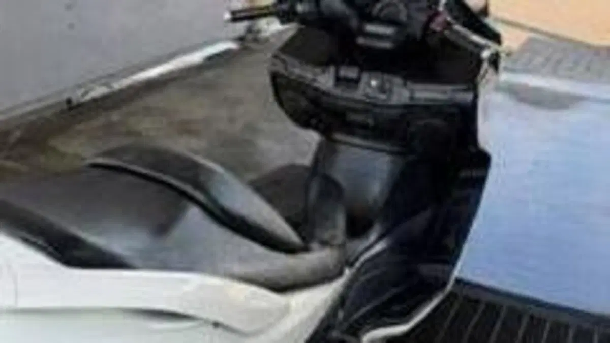 Suzuki Burgman AN 400 ABS (2010 - 13)  (4)