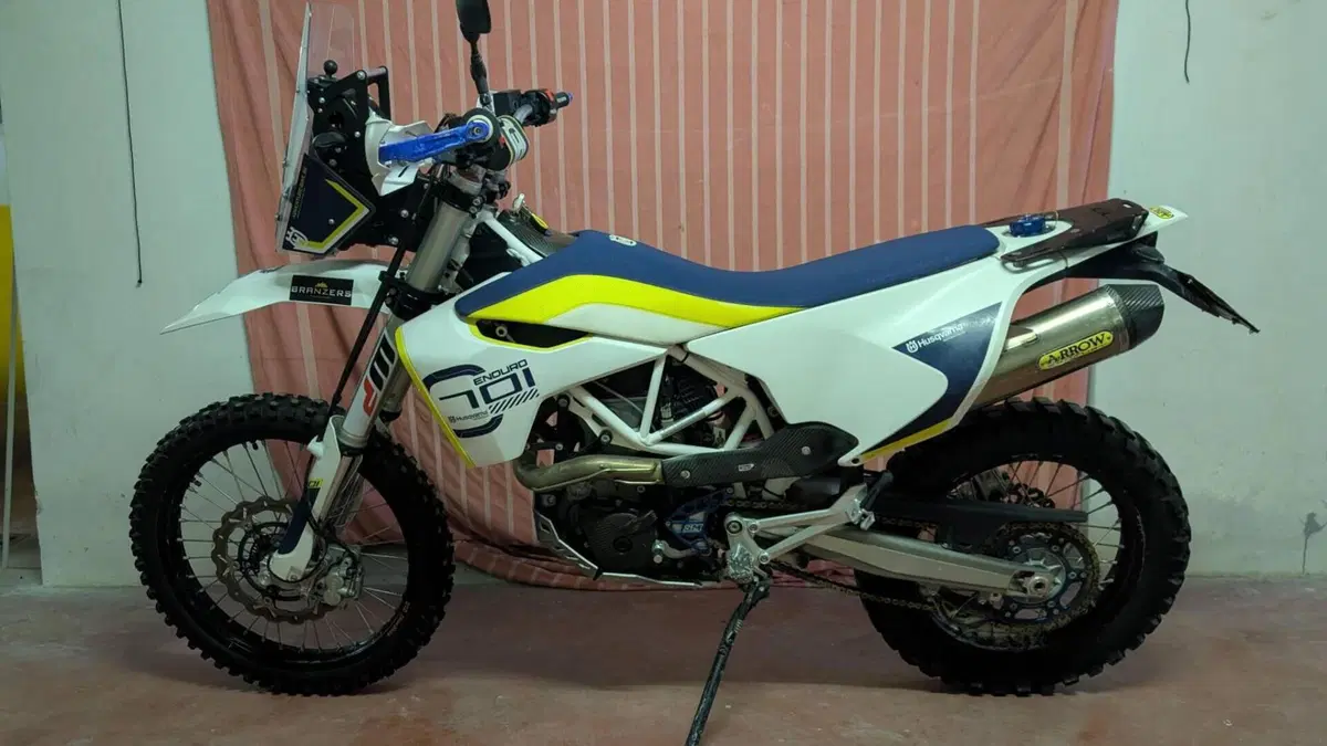 Husqvarna 701 Enduro (2017 - 19)  (2)
