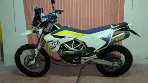 Husqvarna 701 Enduro (2017 - 19)  (2)