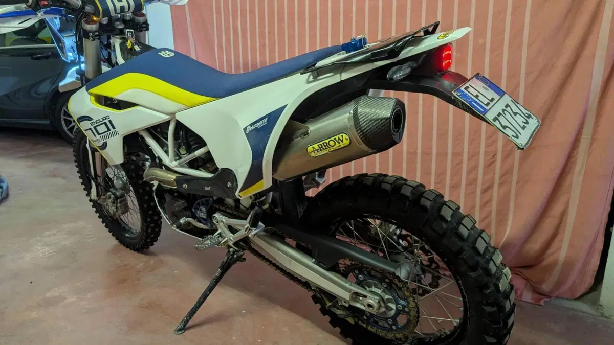 Husqvarna 701 Enduro (2017 - 19)  (4)