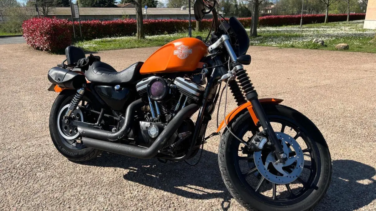 Harley-Davidson 883 Hugger (2001 - 02) - XLH 