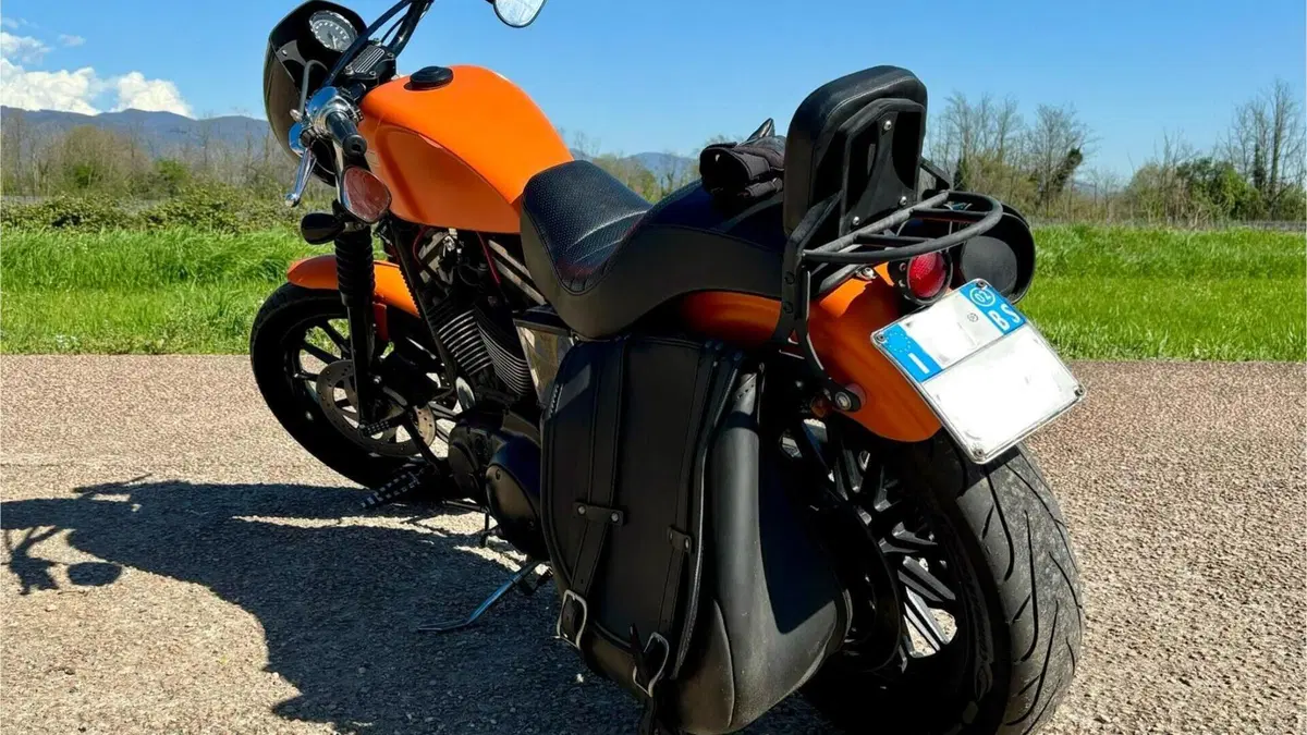 Harley-Davidson 883 Hugger (2001 - 02) - XLH  (3)