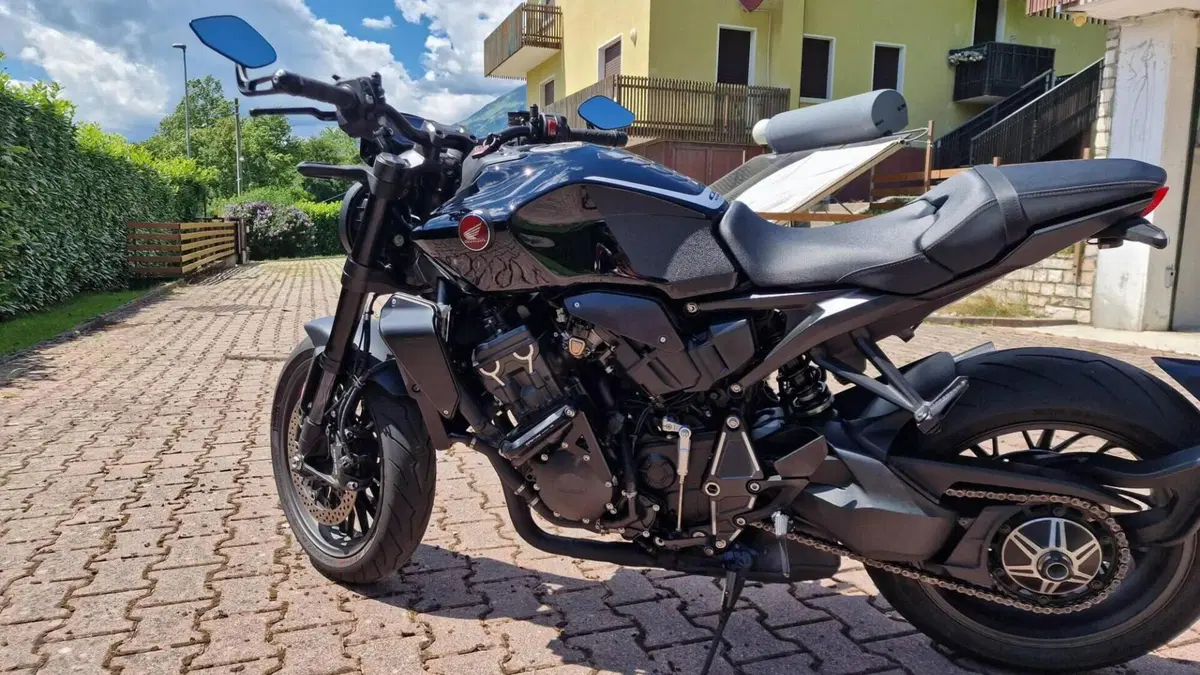 Honda CB 1000 R Black Edition (2021 - 25)  (2)