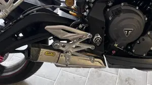 Triumph Street Triple RS (2017 - 19)  (5)
