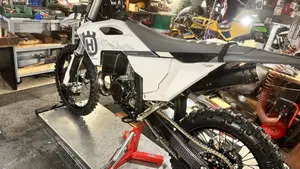 Husqvarna TE 300 Pro (2024)  (2)