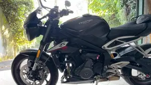 Triumph Street Triple RS (2017 - 19)  (6)