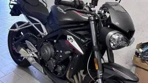 Triumph Street Triple RS (2017 - 19)  (4)