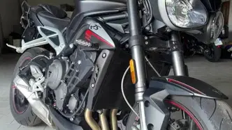 Triumph Street Triple RS (2017 - 19) usata