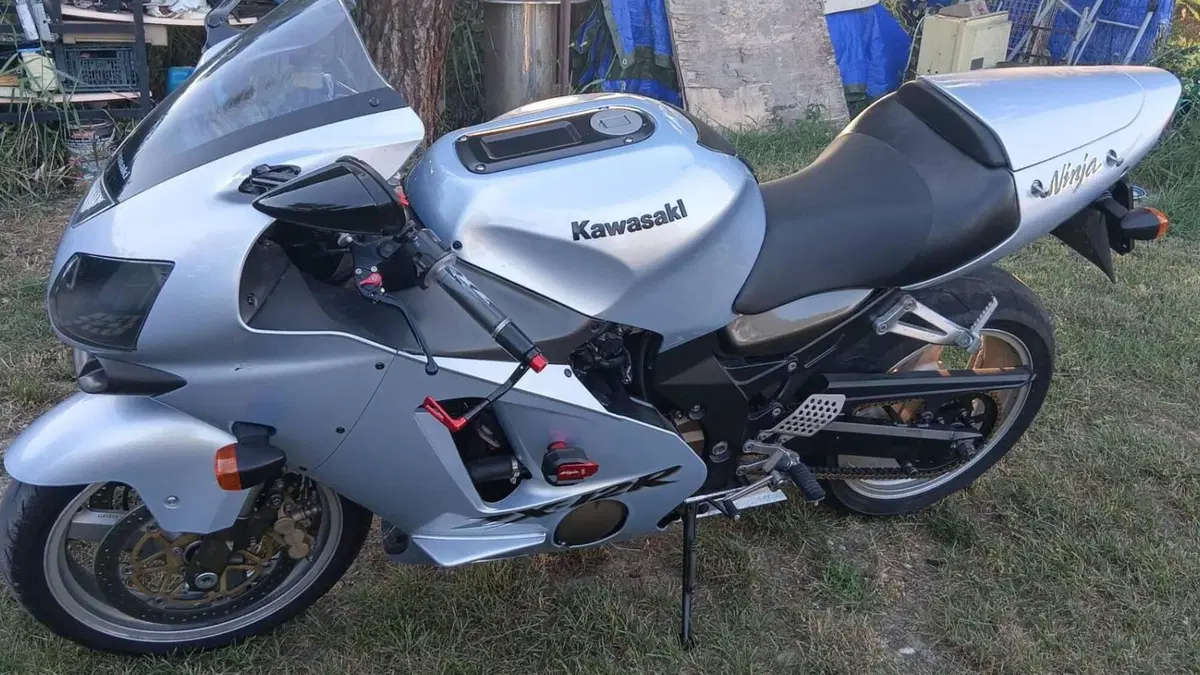 Kawasaki Ninja 1200 ZX-12R (2000 - 06) 