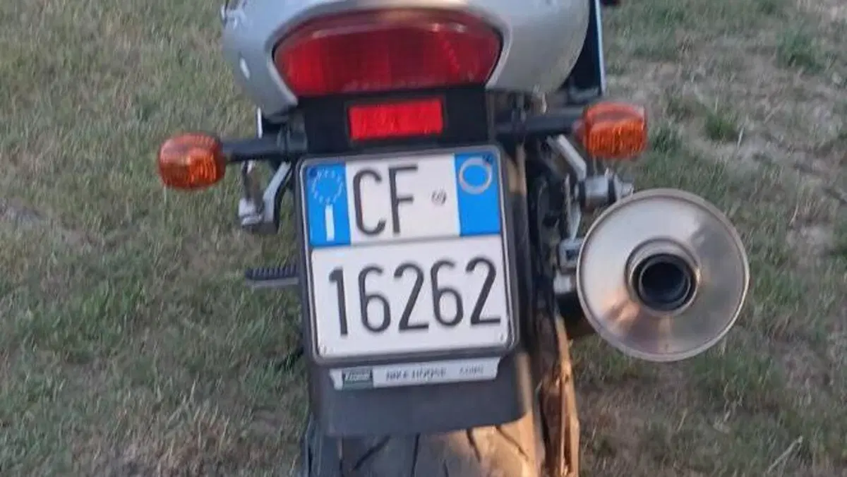 Kawasaki Ninja 1200 ZX-12R (2000 - 06)  (4)