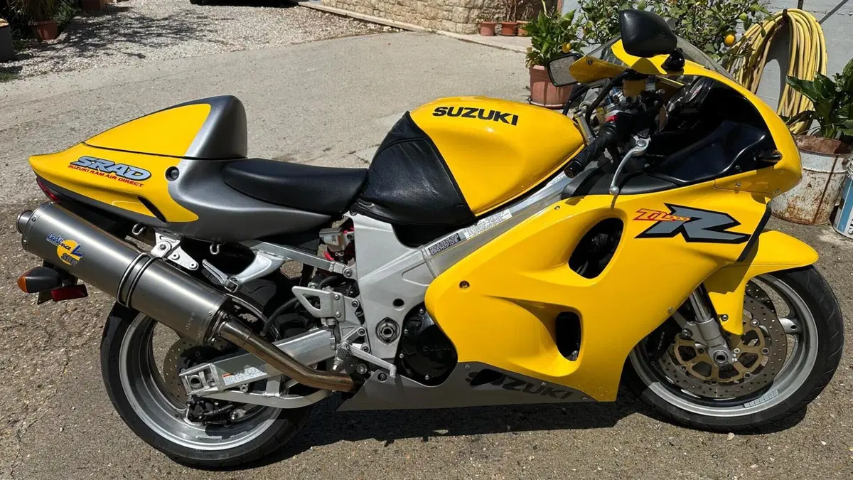 Suzuki   (3)