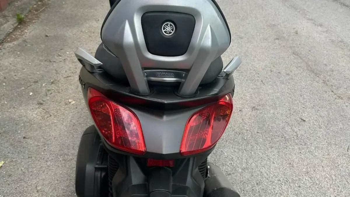 Yamaha X-Max 250 Sport (2011 - 13)  (5)