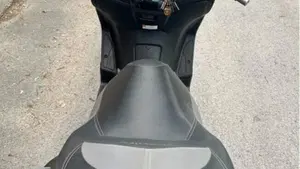 Yamaha X-Max 250 Sport (2011 - 13)  (6)