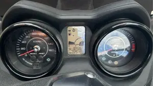 Yamaha X-Max 250 Sport (2011 - 13)  (7)