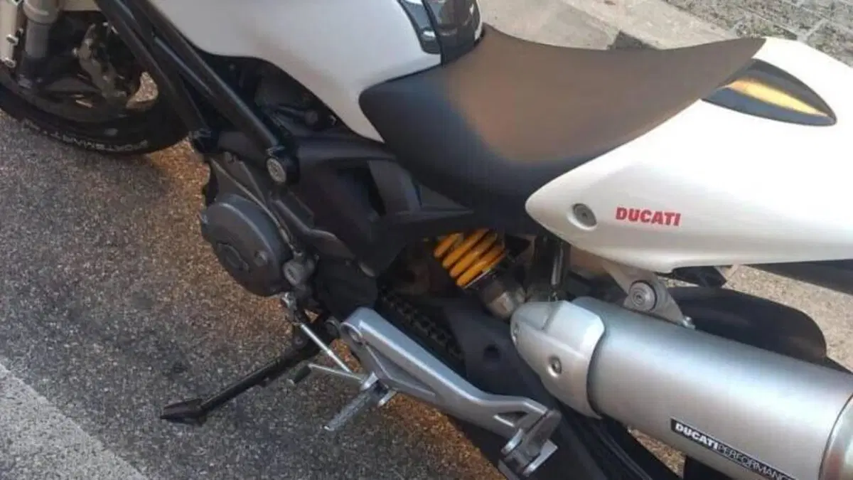 Ducati Monster 696 Plus (2007 - 14)  (4)
