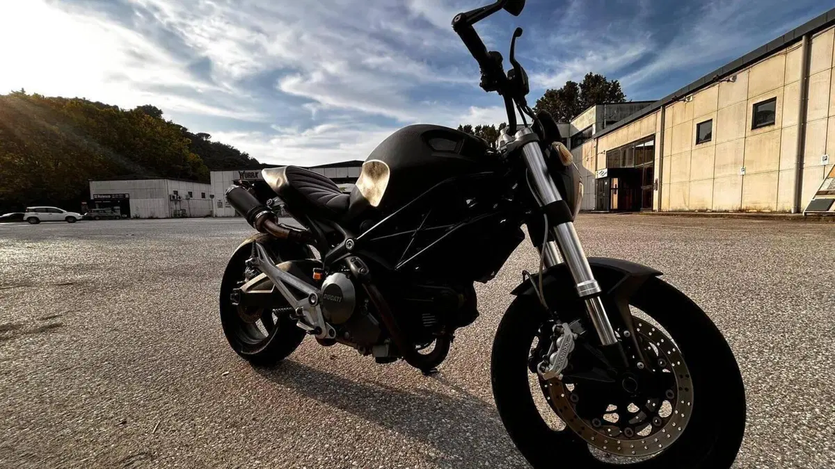 Ducati Monster 696 Plus (2007 - 14)  (2)