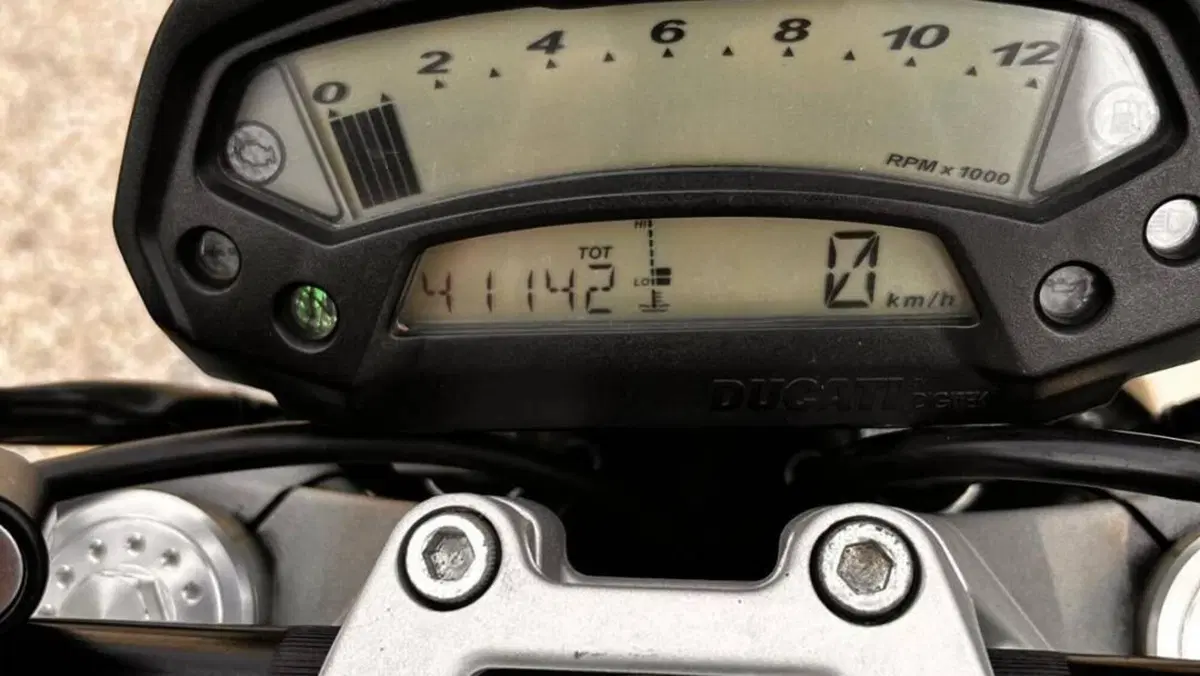 Ducati Monster 696 Plus (2007 - 14)  (5)