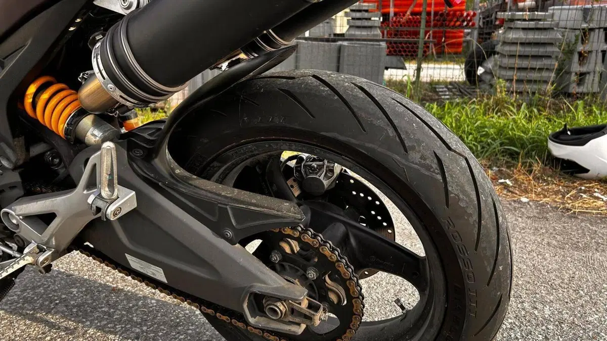 Ducati Monster 696 Plus (2007 - 14)  (8)