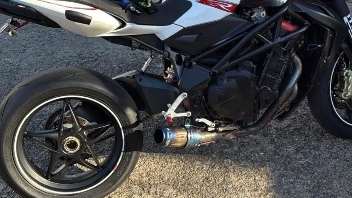 MV Agusta Brutale 1090 RR ABS (2009 - 19)  (2)