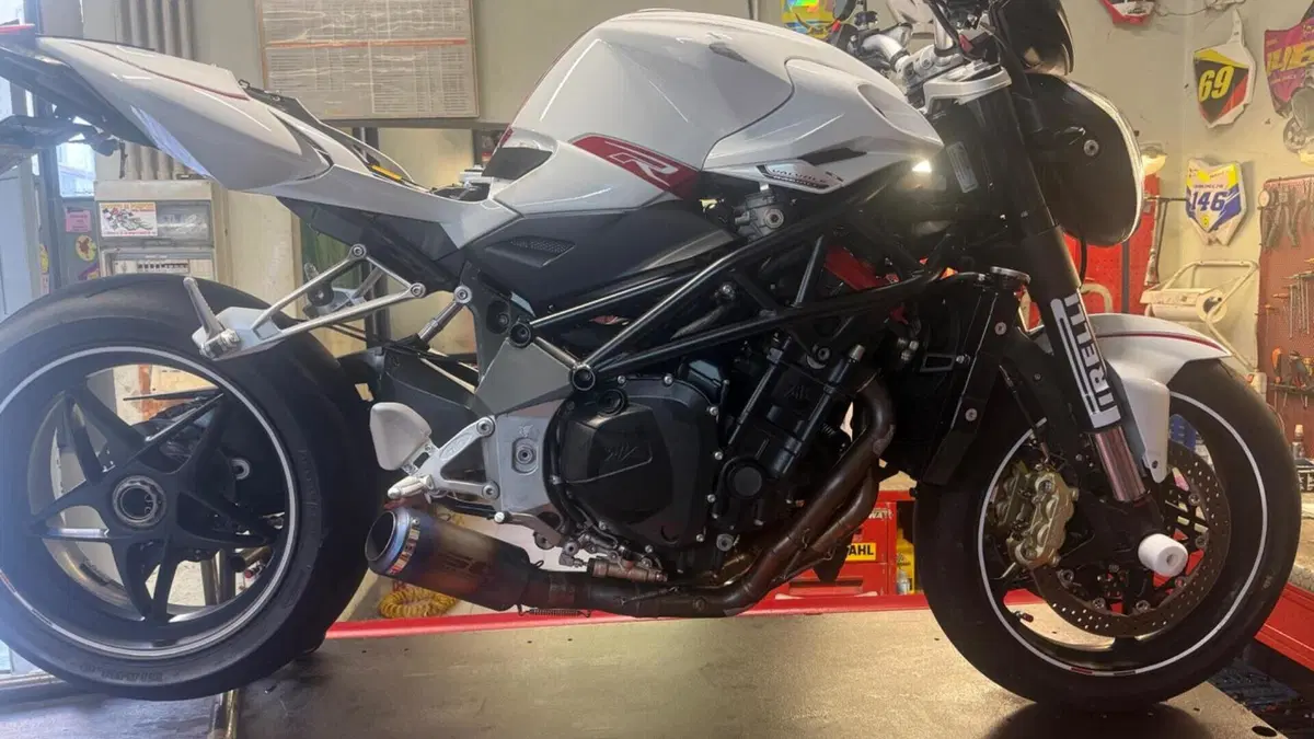 MV Agusta Brutale 1090 RR ABS (2009 - 19)  (3)
