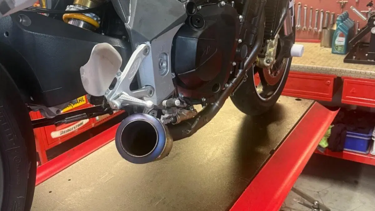 MV Agusta Brutale 1090 RR ABS (2009 - 19)  (4)