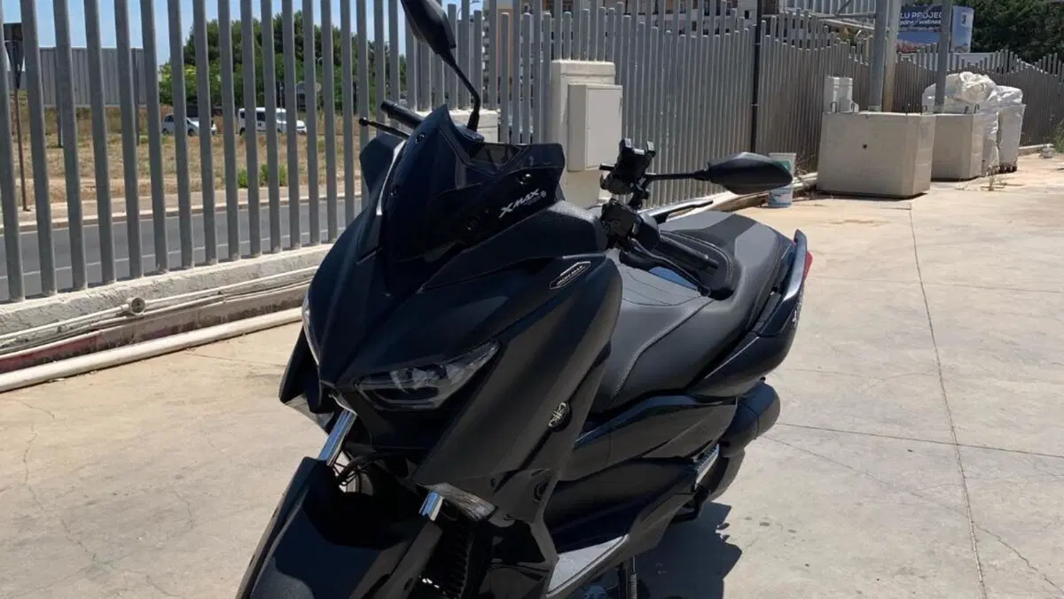 Yamaha X-Max 125 Iron Max (2019 - 20)  (2)