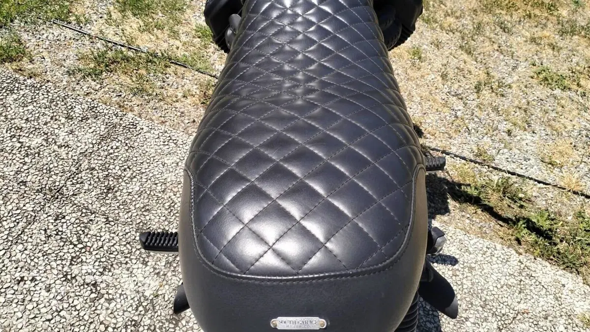 Moto Guzzi V7 III Stone (2017 - 20)  (4)
