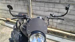 Moto Guzzi V7 III Stone (2017 - 20)  (5)